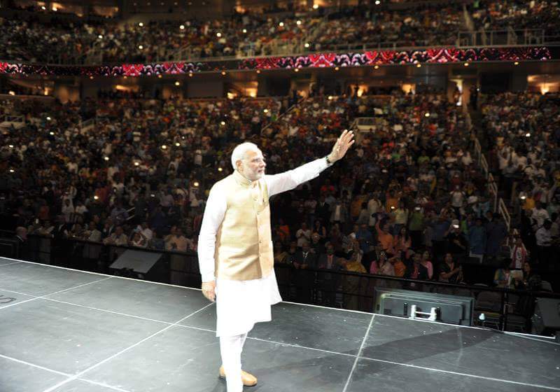 hitri04's tweet photo. करोडों चाहने वालों का मेला है,
कौन कहता है मोदी अकेला है ।।
#khadiGaatha http://t.co/35A08V309H