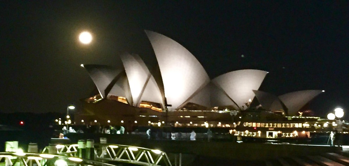 State Of Flux On Twitter Amazing Full Moon In Sydney Tonight