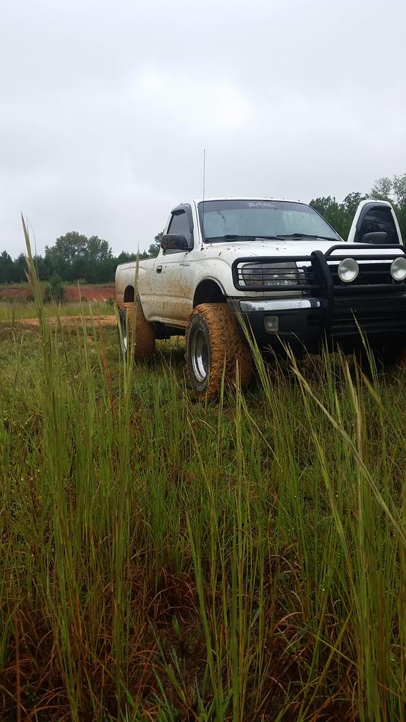 BackwoodsBoss's tweet image. 👍 Hera been doing good all week.....in ALLLLL this rain lmao