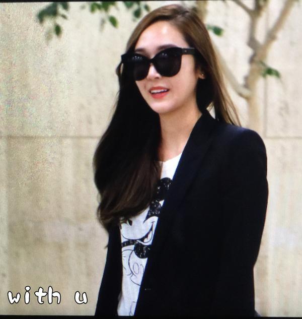 [PIC][28-09-2015]Jessica trở về Hàn Quốc vào chiều nay CP-0wcVUkAAGsFi