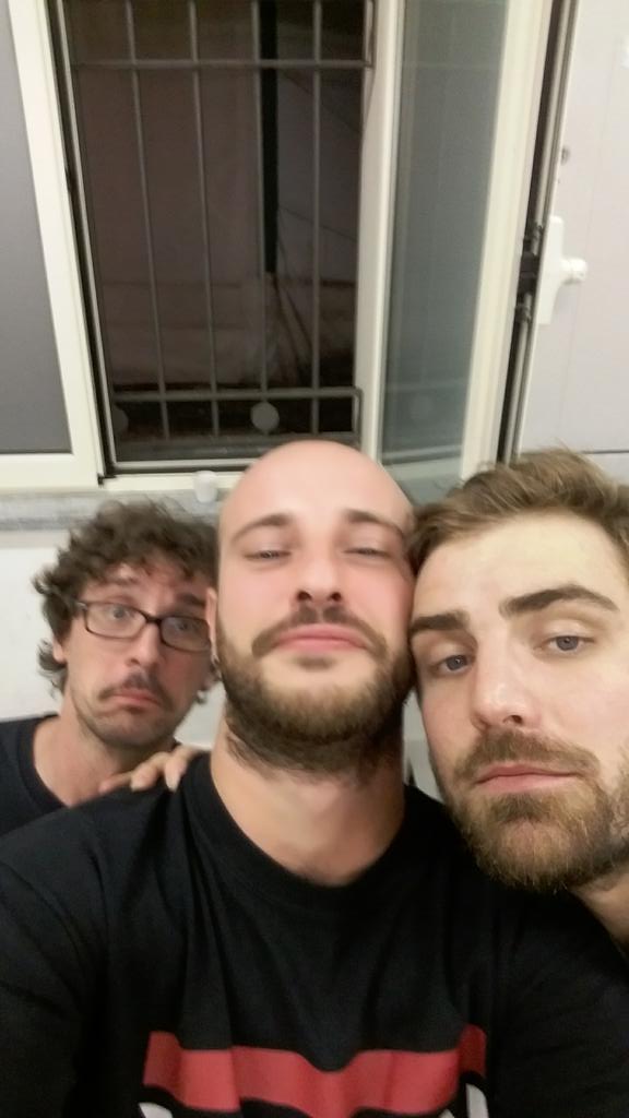 Brutta gente al Genova per voi.❤ #Genovapervoi #rappers