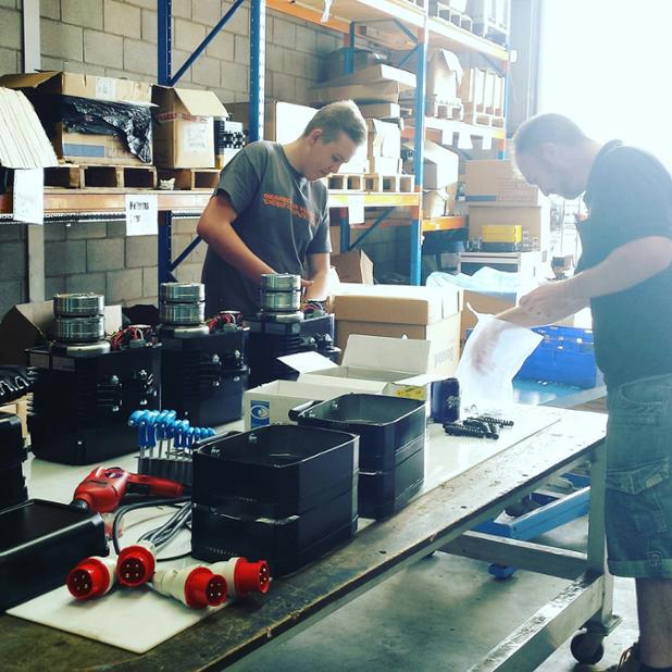 LiftTurnMove's tweet photo. Large @LoadGuard order being worked on. It's all about teamwork #itswhatwedo #LoadGuard #ltm #teamwork http://t.co/CYLDoUxEwe