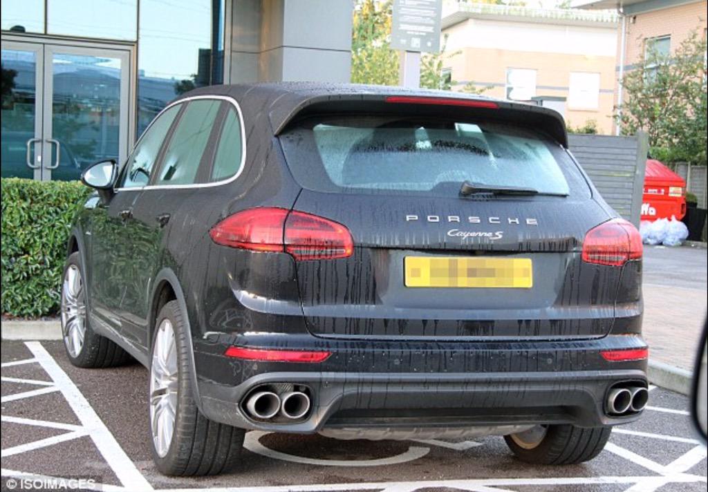 albellisimo's tweet photo. @ShameADriver @MrDDyer you merchant banker! #disabledspace #cuntwagon http://t.co/6G3bDeRpHC
