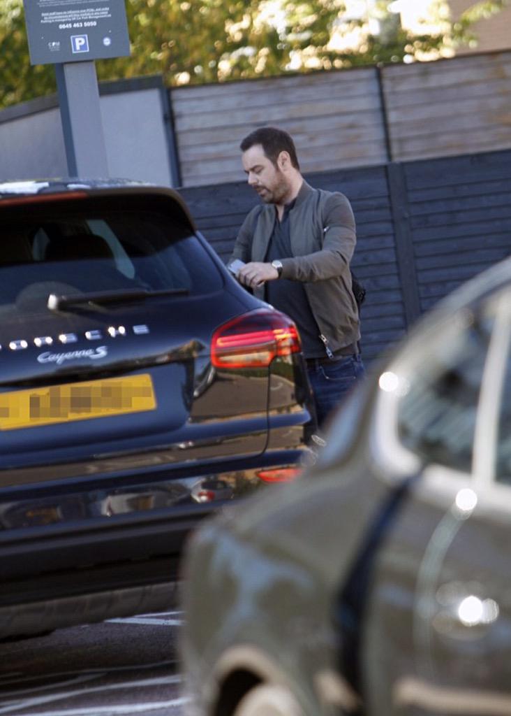 albellisimo's tweet photo. @ShameADriver @MrDDyer you merchant banker! #disabledspace #cuntwagon http://t.co/6G3bDeRpHC