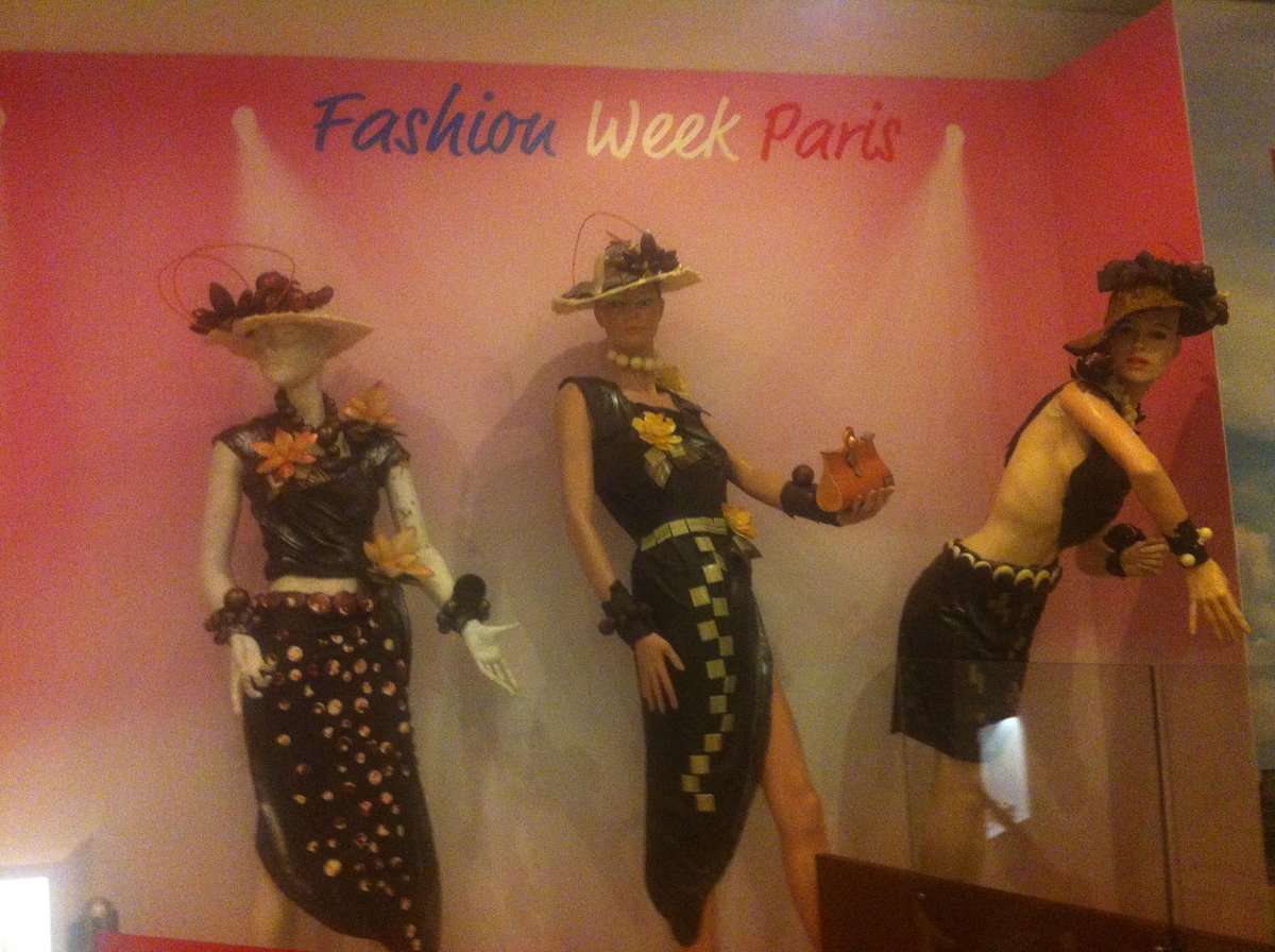 ChocoStory's tweet image. Pendant la #FashionWeekParis faites une pause gourmande au Musée Gourmand du #Chocolat! #mode #fashion #musée #Paris