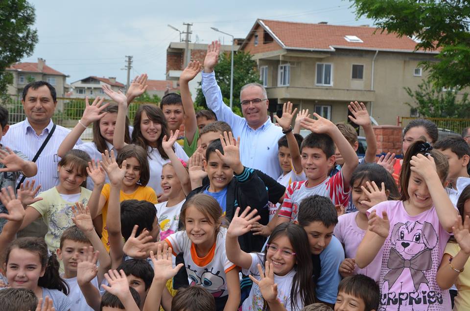 Öğretmenlerimiz, öğrencilerimiz Ülkemizin aydınlık geleceğidir. Bizler her zaman sizlerin yanınızdayız.