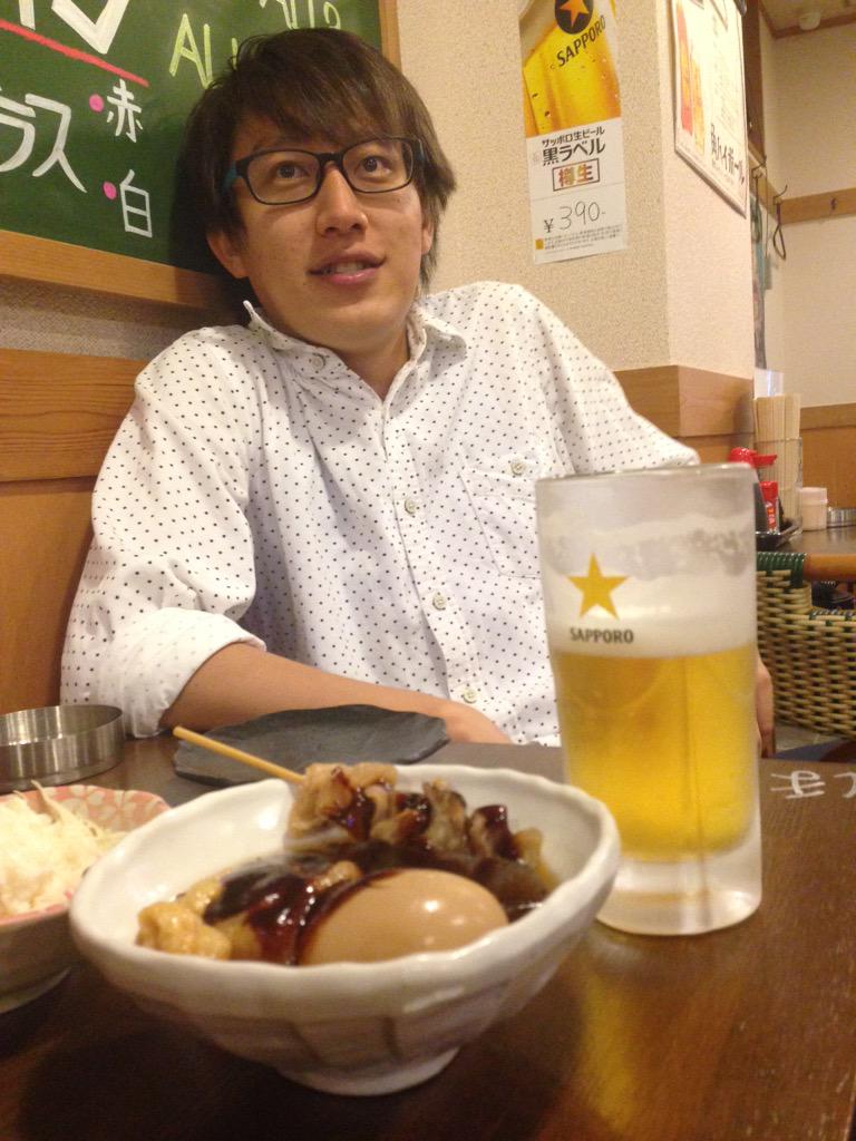 ookychu's tweet photo. 飲んでる。私、実はご機嫌。テンションは高くない。ご機嫌だって気付いてるかしら？ http://t.co/nXstYTMvwK