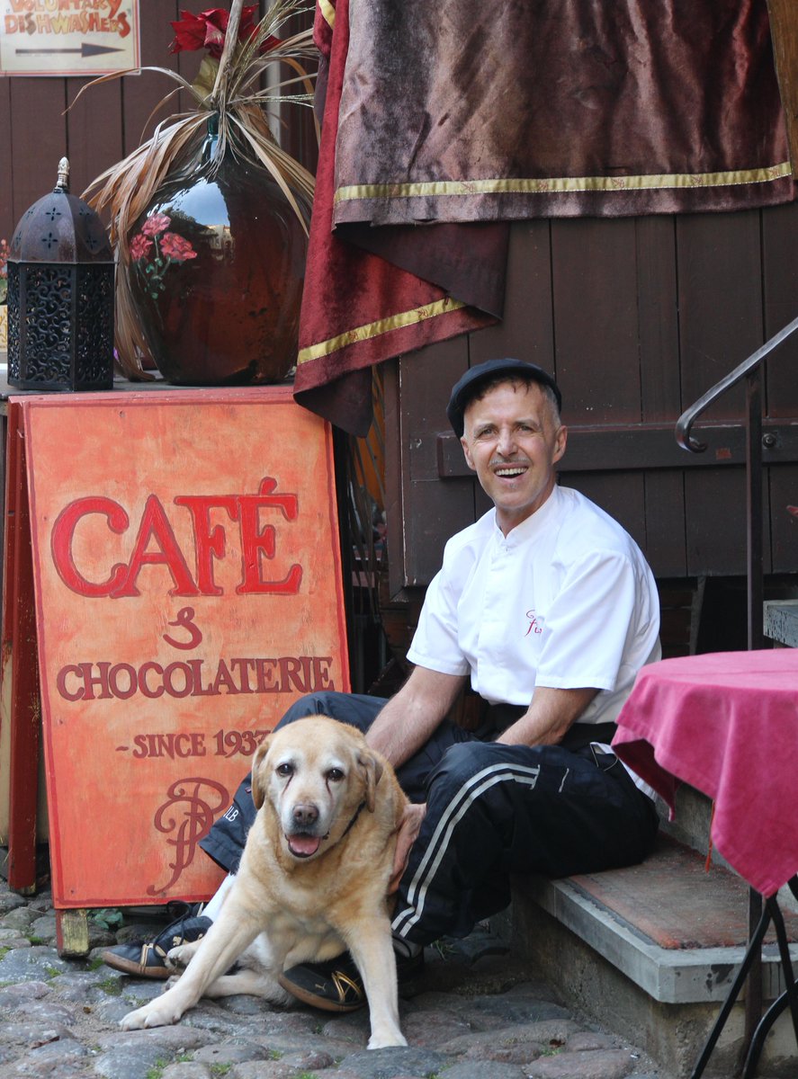 VisitTallinn's tweet photo. Pierre Chocolaterie is heaven to Tallinn's chocolate lovers http://t.co/FAALareY7B #MyTallinnStories http://t.co/VUyw63ycyo