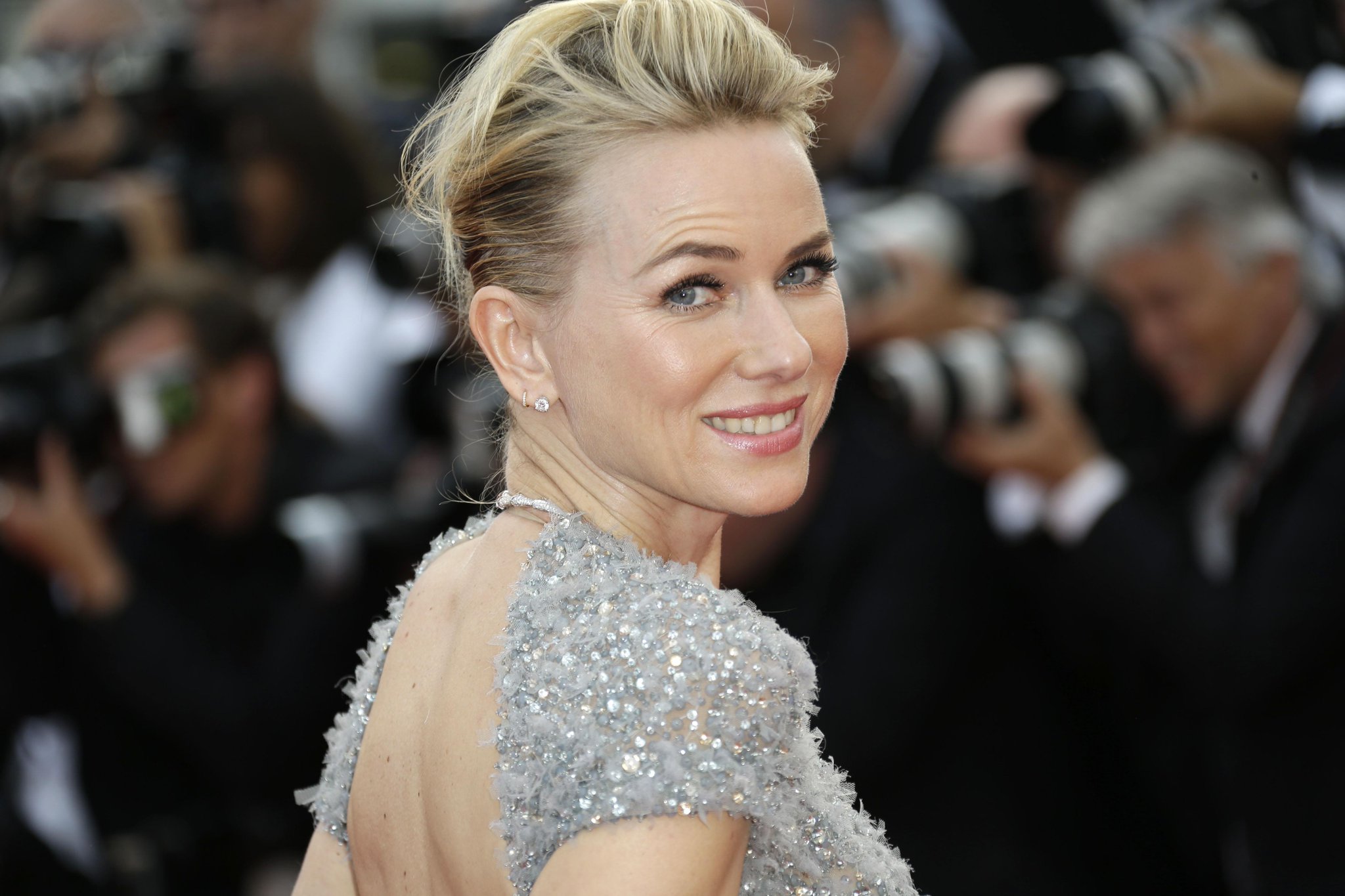Hoy cumple años Naomi Watts, Happy Birthday! Repasa los mejores looks de la dulce actriz  