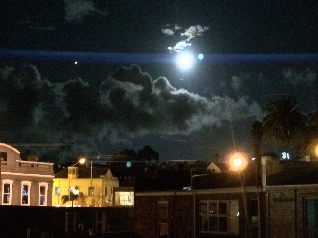 WilliamsLiam's tweet photo. Incredible moon tonight 🌞🌎🌝 http://t.co/96PVhl0JLm