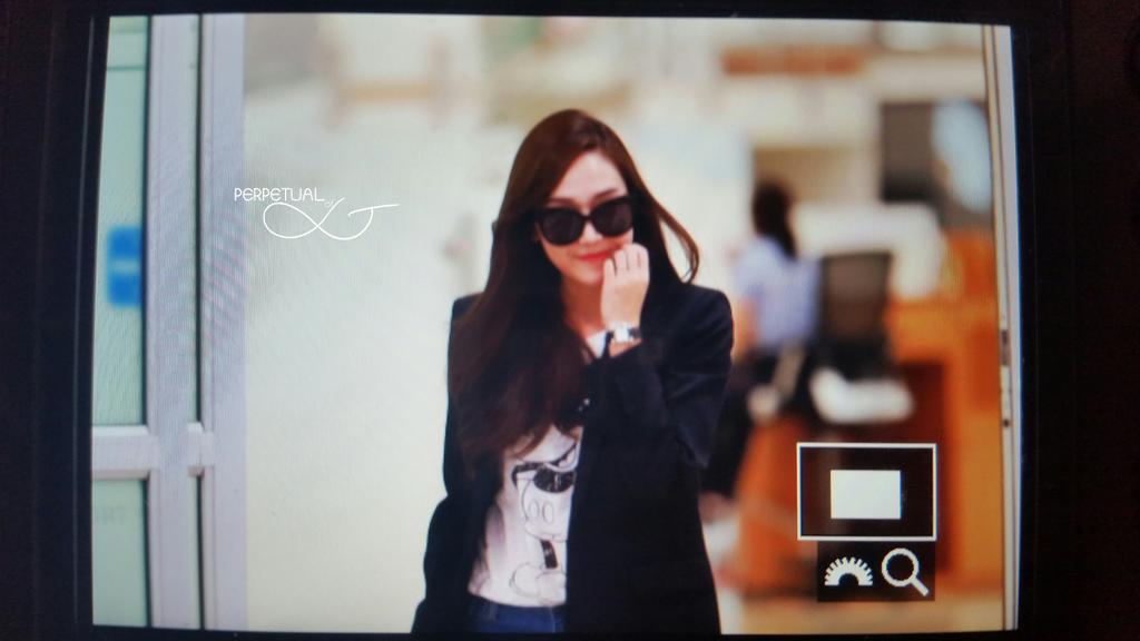 [PIC][28-09-2015]Jessica trở về Hàn Quốc vào chiều nay CP-uifQUwAAxhLU