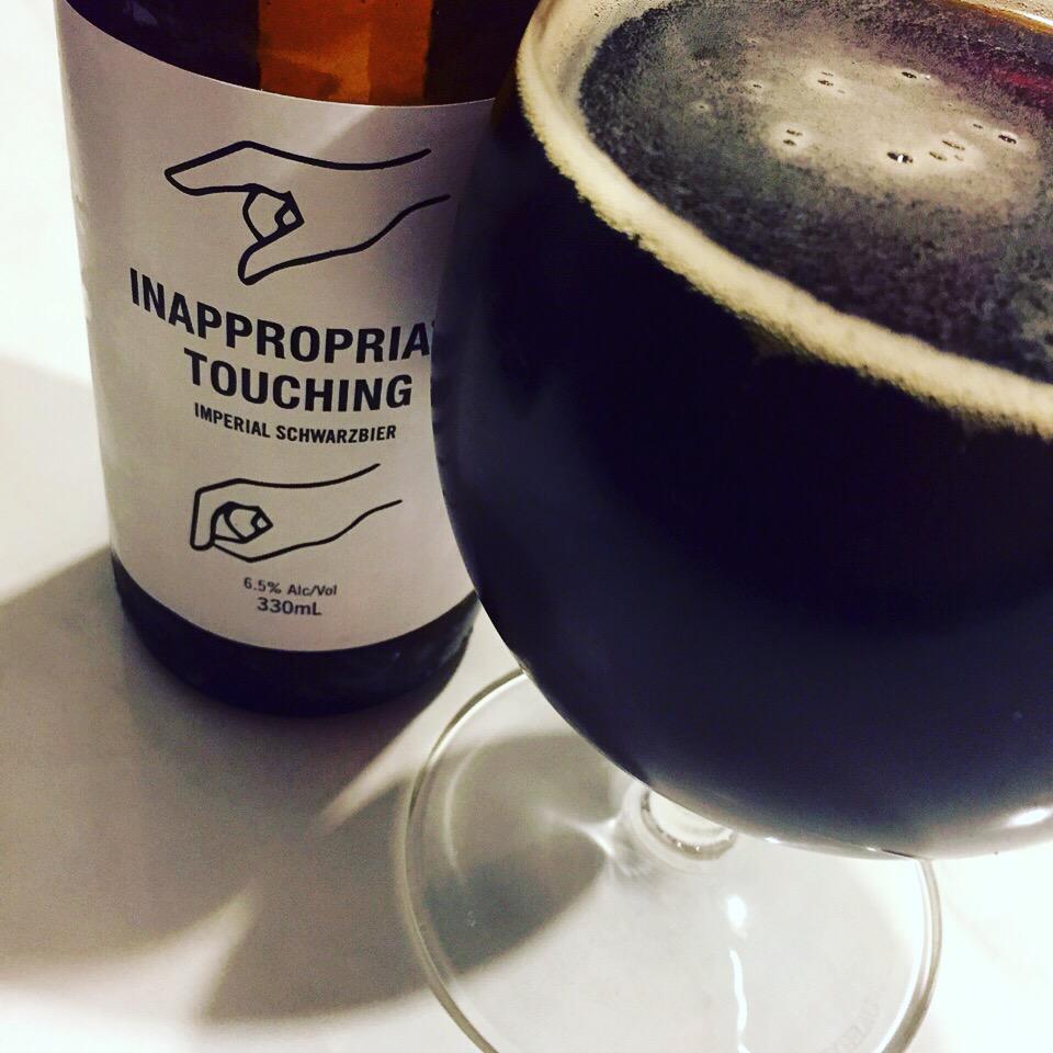 woopsa_daisy's tweet photo. Time for some inappropriate touching... Thanks to @hawkersbeer http://t.co/O7Vd8XBAaI