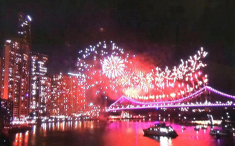 Alluring_Will's tweet photo. #RiverFire2015 #Brisbane http://t.co/oHCjPRKtGa