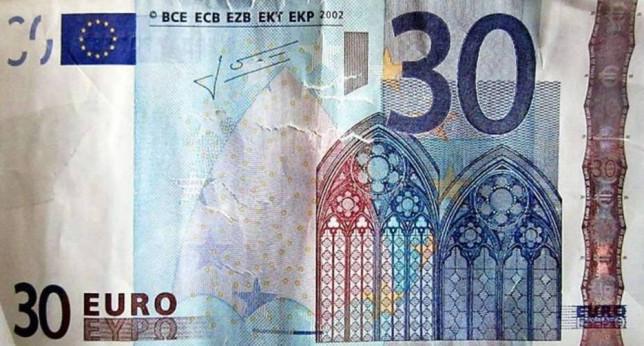 depaysemnt's tweet photo. Pregunta seria, ¿quien es mas falso?
RT-Suso
FAV-Un billete de 30 euros
#GHDirecto http://t.co/hzZyKIUVDX