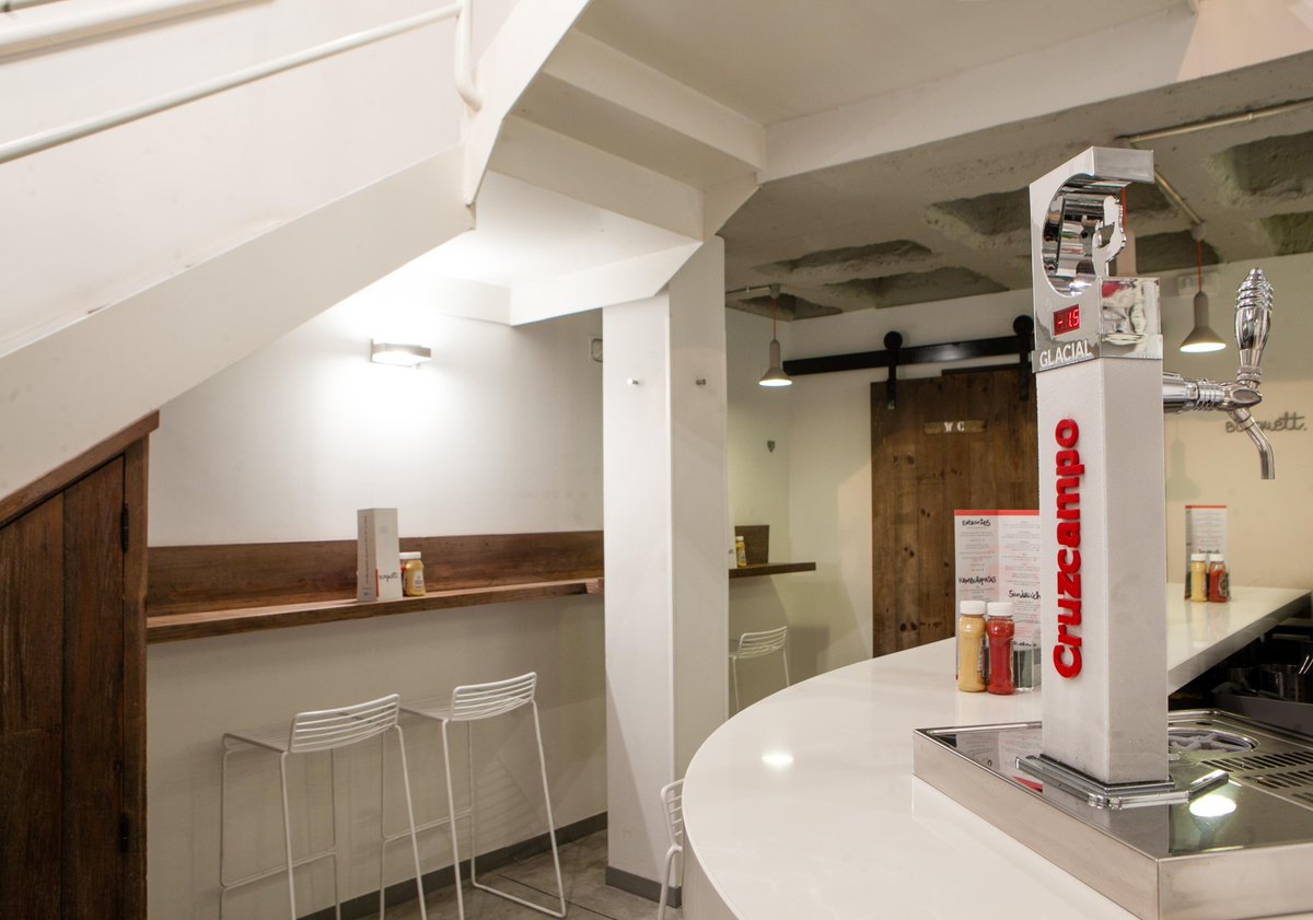 burguettbar's tweet photo. #comerbien #comergourmet y tener una #ExperienciaBurguett. Apunto de abrir otro día más nuestras puertas...¿Vienes? http://t.co/wTWBPOFG2d