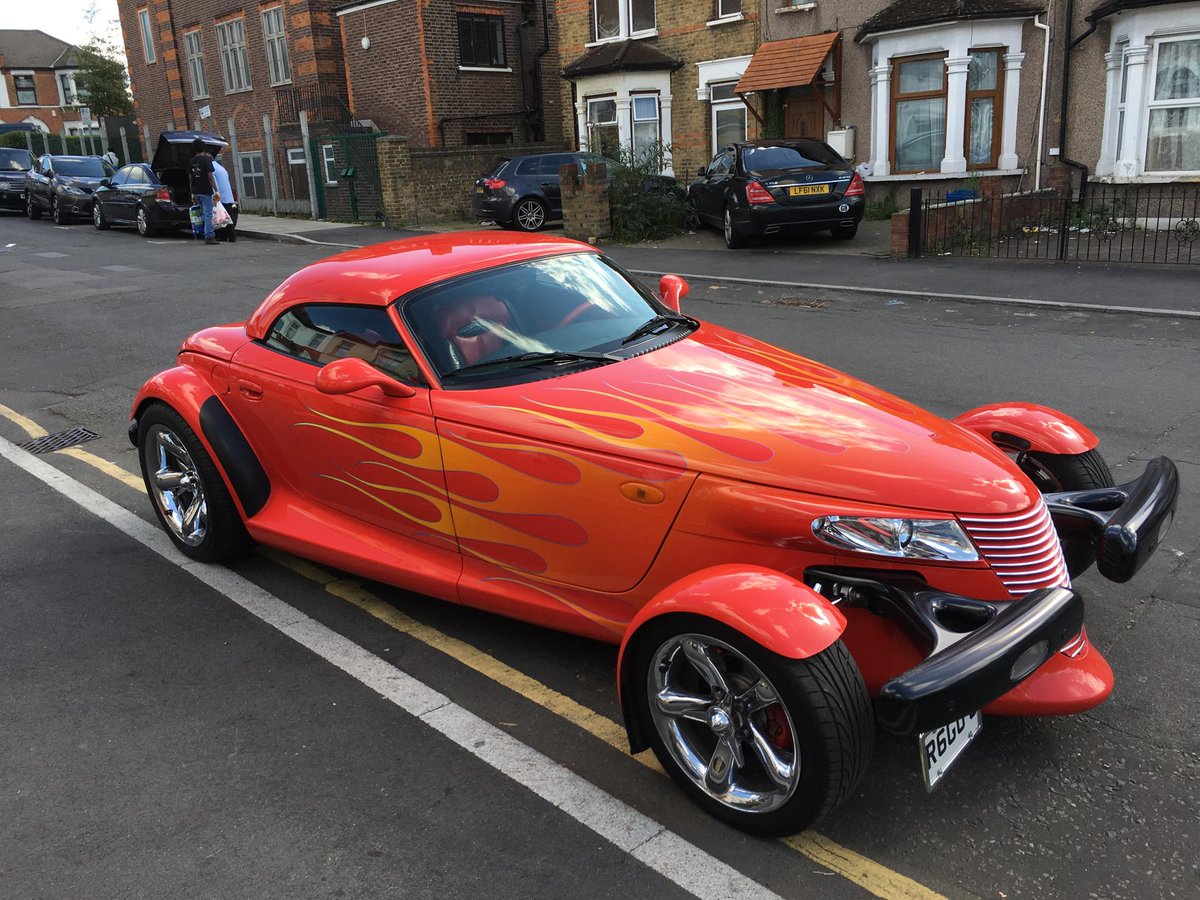 suhailpatel's tweet photo. I’m walking down Ilford Lane and I see none other than @NullMind in his awesome Prowler. Nice catching up man! http://t.co/m39tvQjBeC