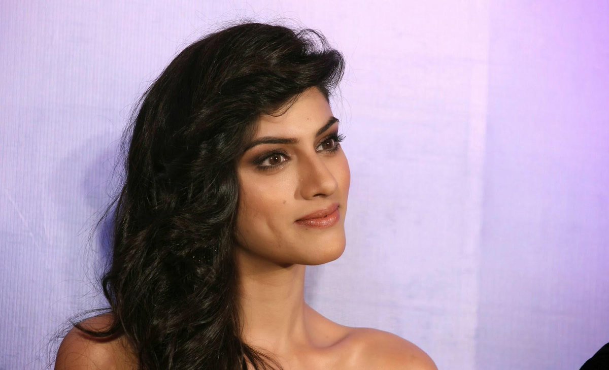 SapnaPabbiFC's tweet photo. Good Evening World...!!! @SapnaPabbi #SapnaPabbi http://t.co/pkrVhEg87y