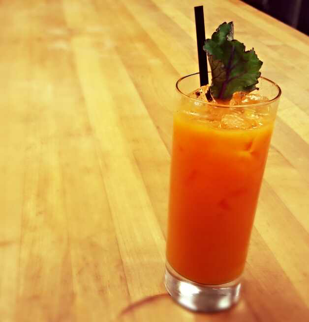 FutureGreg's tweet image. "Basic Bitch" #TrophyCocktail discovered at The Wallace. #RussianStandard