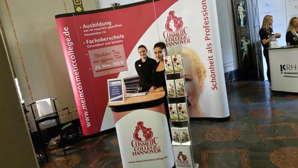 meincch's tweet photo. Danke für die vielen Besuche an unserem Stand auf der Langen Nacht der Berufe gestern in Hannover :-) /ok http://t.co/ytMAhshVuz