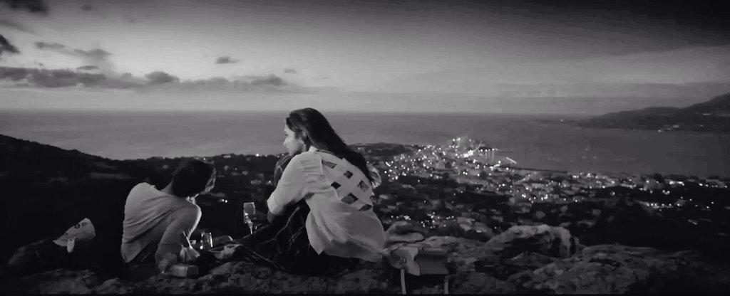 DeepikaPFC's tweet image. RT @TheDeepikaFC Still of Ranbir-Deepika from #Tamasha (tfs @Catestyy )