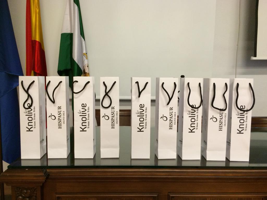 ABRASSACADEMY's tweet photo. Empezando nuevo curso 2015/16 
#KNOLIVE #Santiagorosales #Arturogarcia #Vicentealcaide #Manuelblanco #antoniodomingo http://t.co/fmAZjcdHJ5