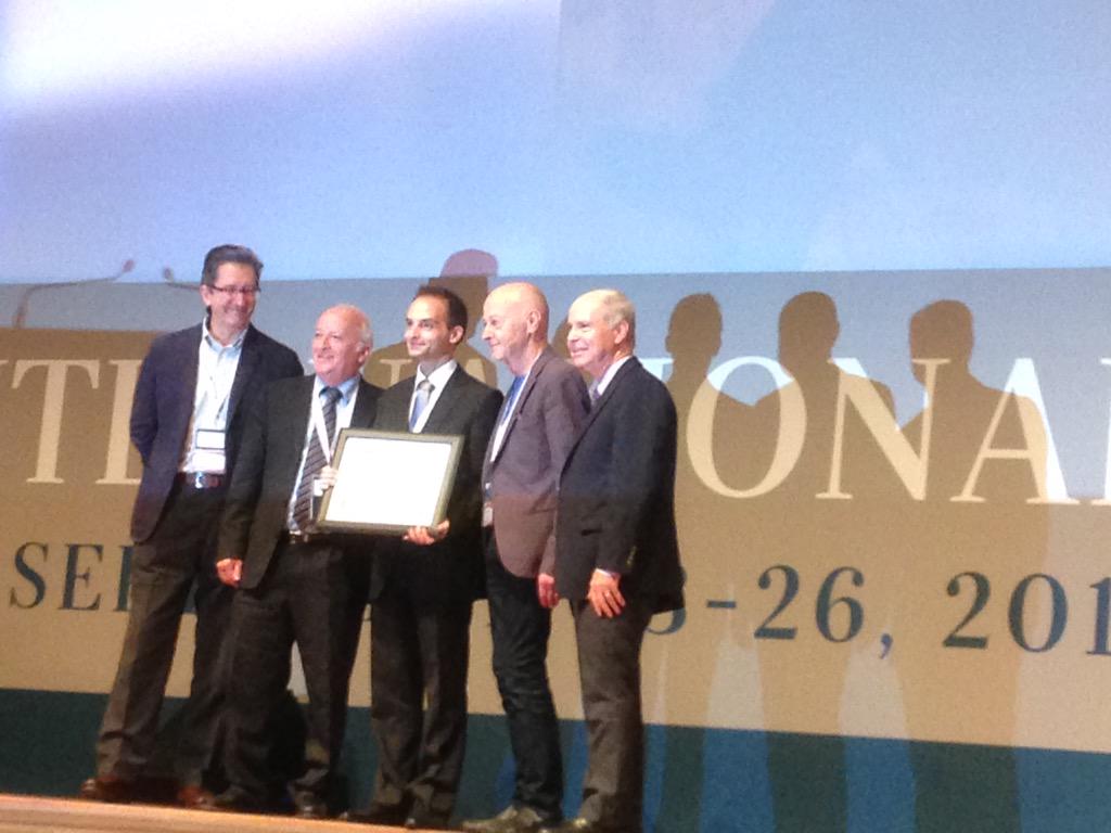VincentRK's tweet photo. Bruno Paiva receives the Bart Barlogie Young Investigator Award at #IMW15 @Mohty_EBMT @IMFmyeloma @theMMRF http://t.co/FtPaOUfLtT