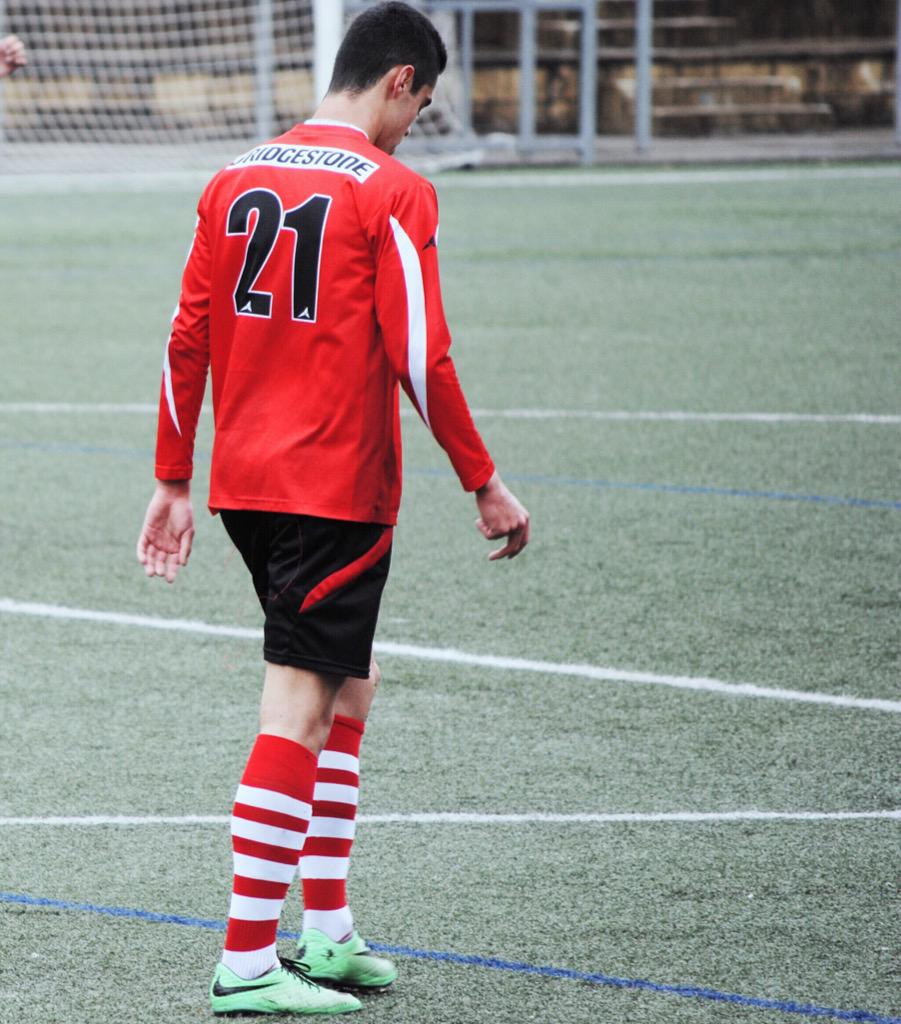 Alvaroiglesias9's tweet photo. Caerse y volverse a levantar, ahi esta la esencia de cualquier deportista campeon. Buen dia!! ⚽️🙏👍 http://t.co/CcA9wTxVHS