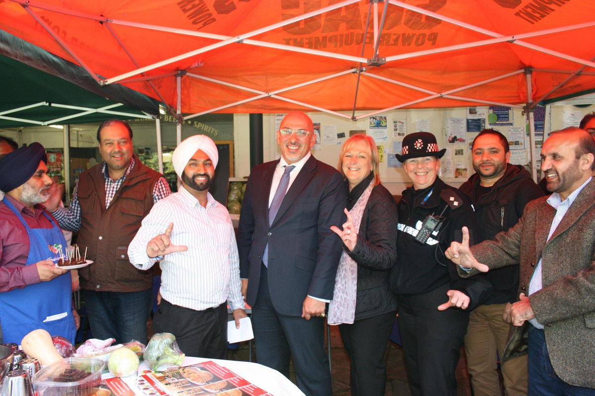 TheBritgroup's tweet photo. Arresting day supporting a Lyoness SME, helping the local community at Snitterfield Stores ! http://t.co/lQwAeA64p4