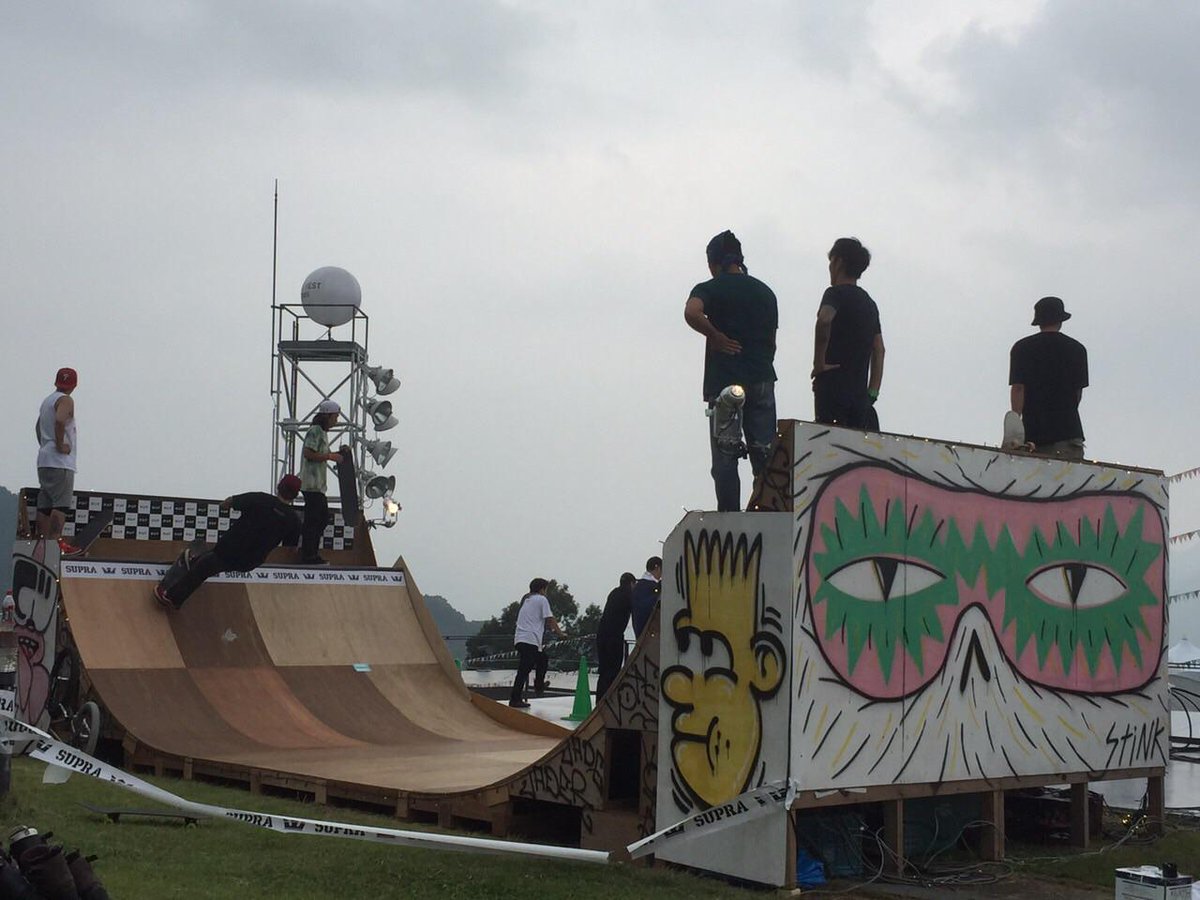 asofest's tweet photo. スプレーアートが続々増えて、行くたびに様変わりしている、かるでらランプ。スケボーテクニックに歓声があがってます（＾Ｏ＾☆♪

#阿蘇フェス #当日現場レ��ート #かるでらランプ http://t.co/pfVFXyTpkc