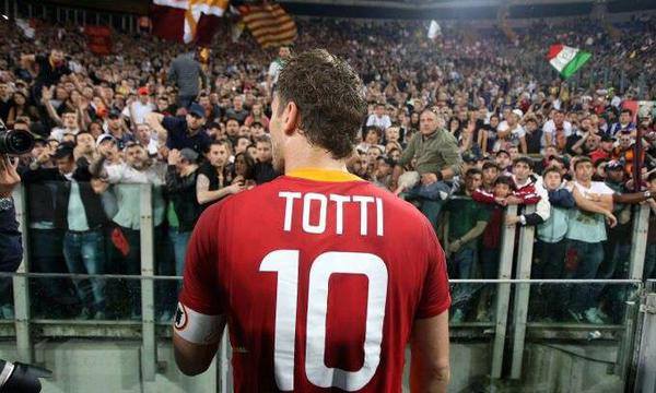 FootballMemesCo's tweet photo. Francesco Totti: "If my son told me he supported Lazio, I wouldn't allow him to come home." http://t.co/xEMlo1bNga