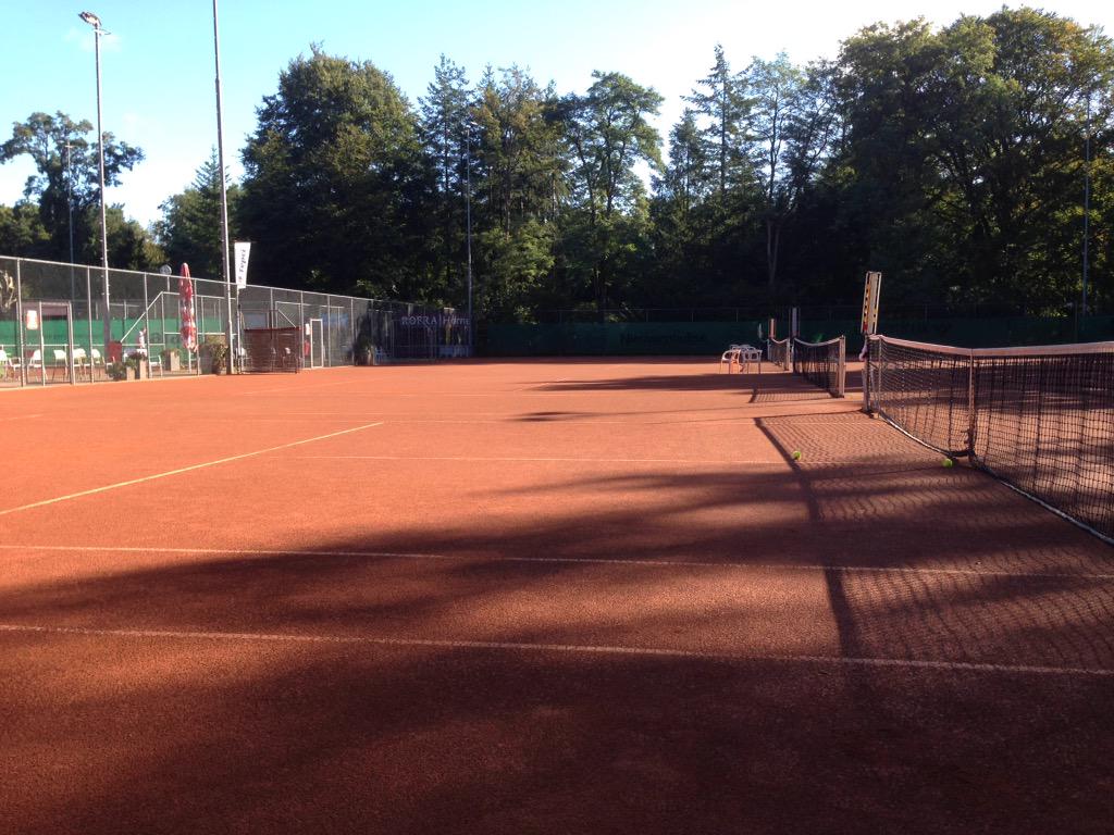 ALTVTepci's tweet photo. Wie komt er een balletje slaan met dit lekkere weer?? 🎾🎾🎾#tepci #knltb #tennis http://t.co/x4QTfLMVej
