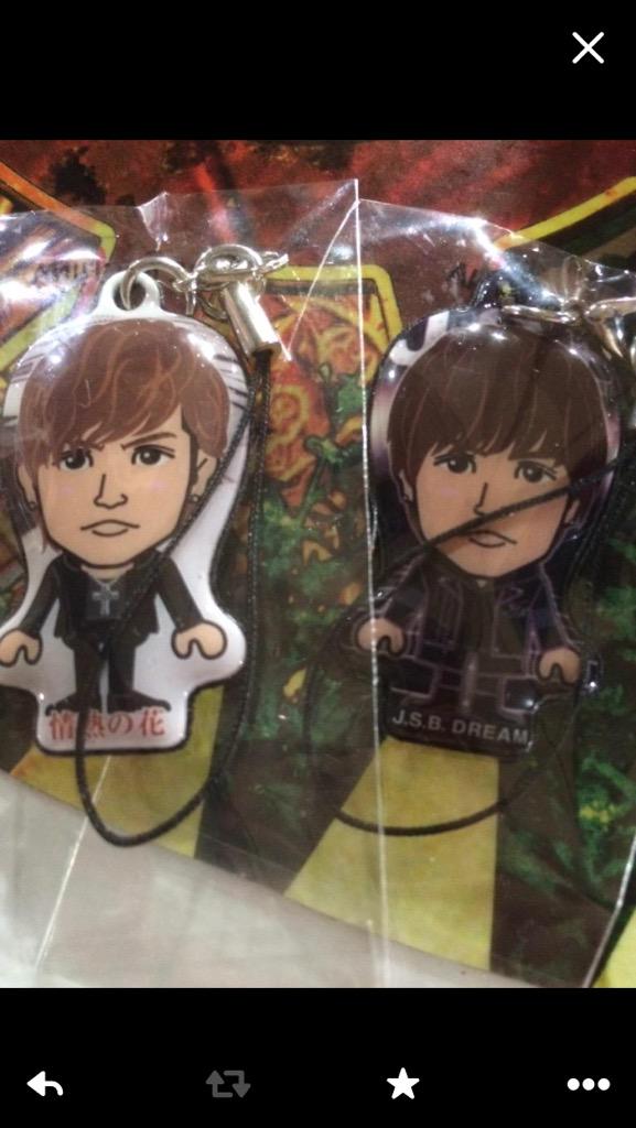 chaos_ts's tweet photo. @3jsb36itShuka 岩田の情熱の花pvと交換可能ですか？写真の左になります！ http://t.co/A9webZCwZ4