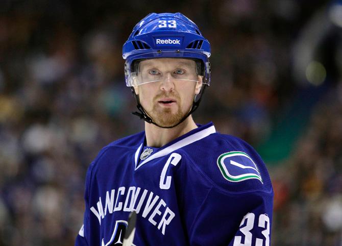 Happy 35th birthday to the one and only Henrik Sedin! Congratulations! 