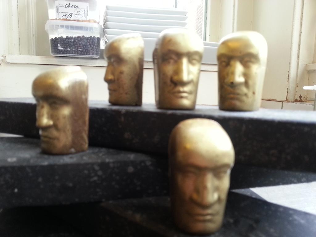 Vanaf oktober op zoek naar een nieuwe uitdaging in de #patisserie. #Denbosch #eindhoven #Utrecht info@chocoled.nl