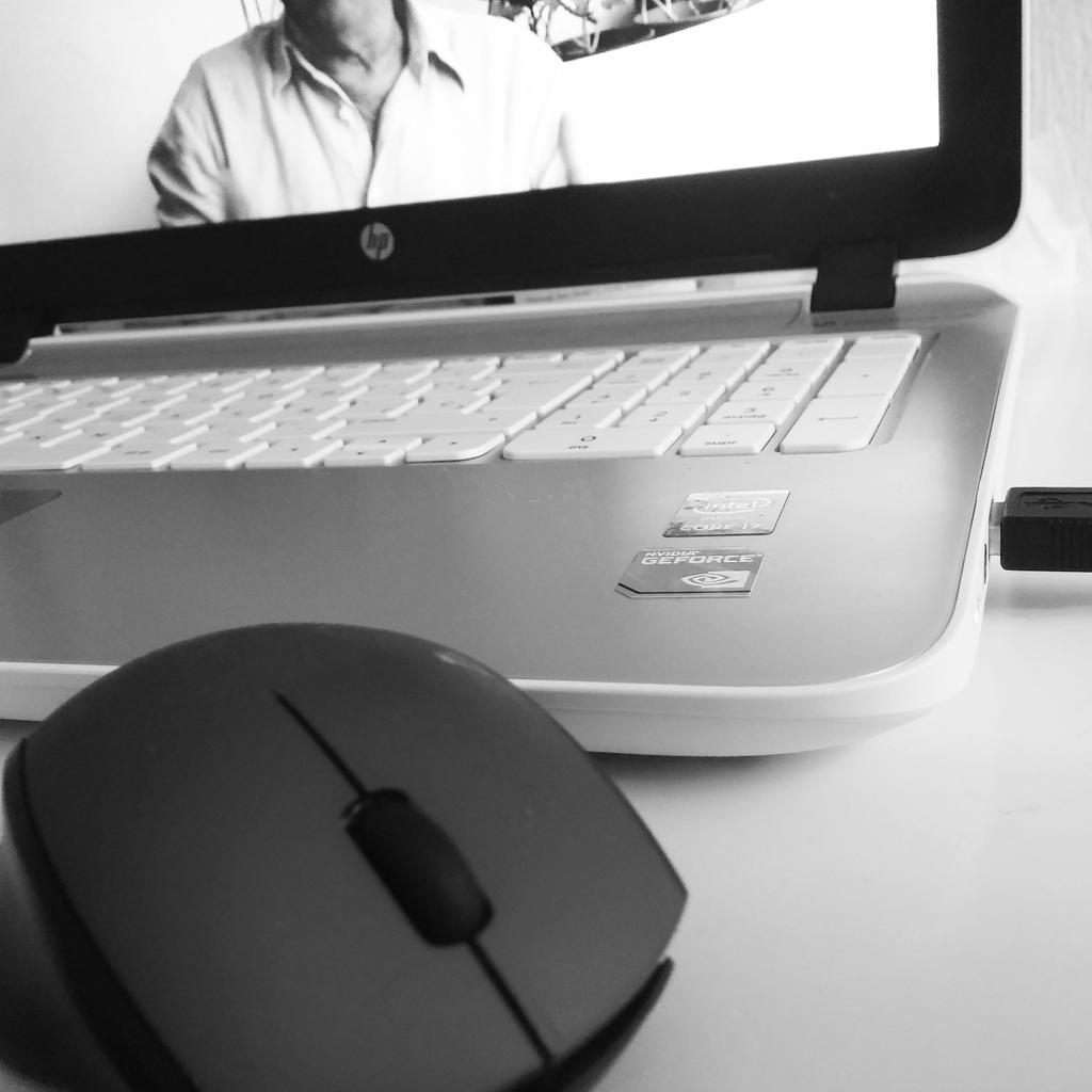 Espanolado's tweet photo. Trabajando... http://t.co/lZf4OGZaBs