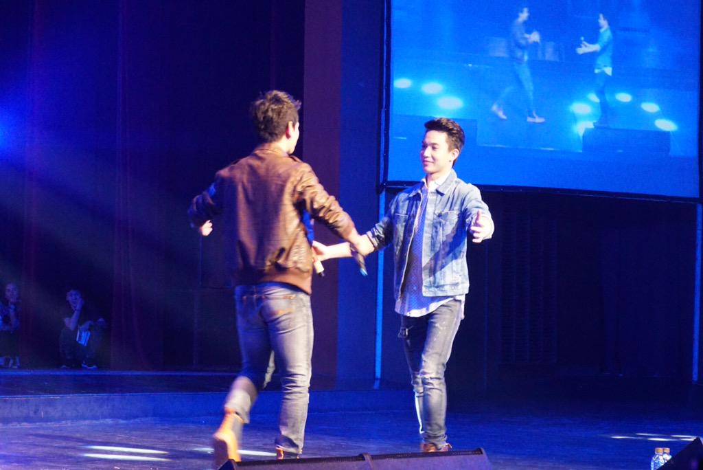 l3e_l3ell's tweet photo. แต่ก่อนไม่สนิทกันจะทักทายแบบนี้ #คอนกันริท http://t.co/7vwuXw80d0