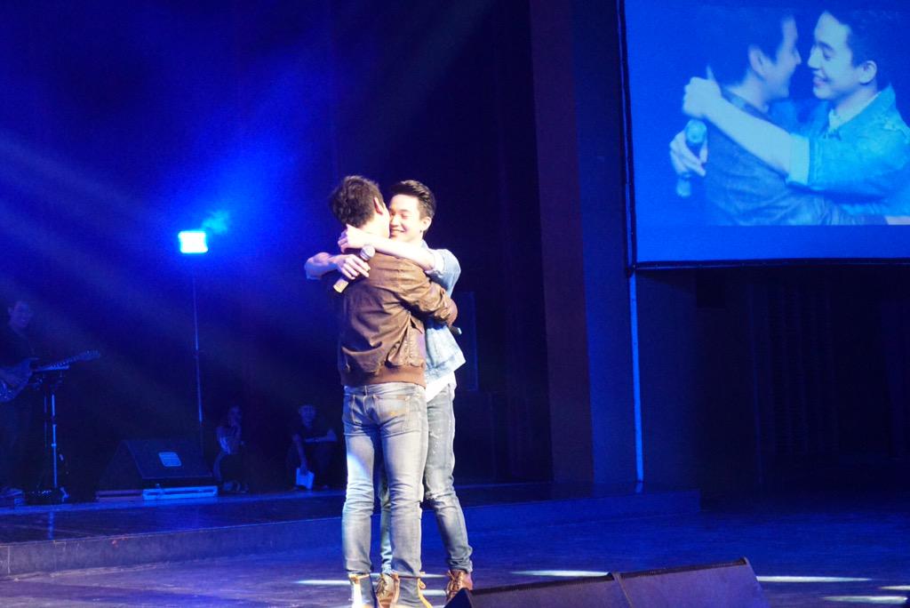 l3e_l3ell's tweet photo. พอเริ่มสนิทก็จะทักทายแบบนี้ 2/2 #คอนกันริท http://t.co/dGRVtgOpI2