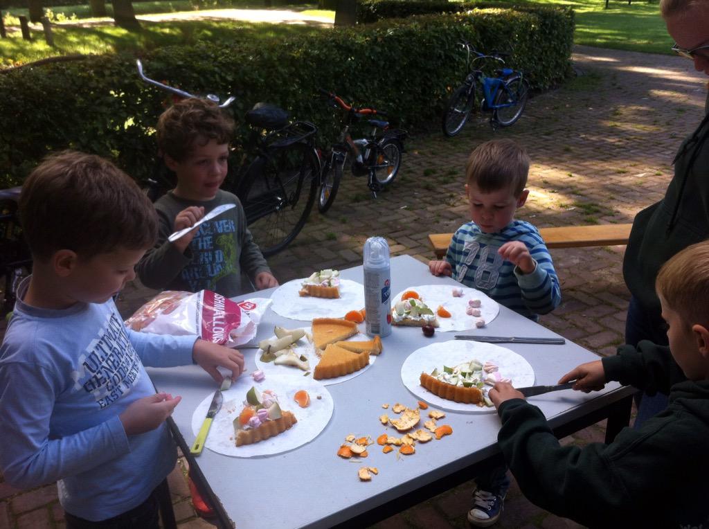De #bevers zijn #feestelijk begonnen met #taart versieren! 🎉🎂 Tot volgende week #zaterdag 10.30!!