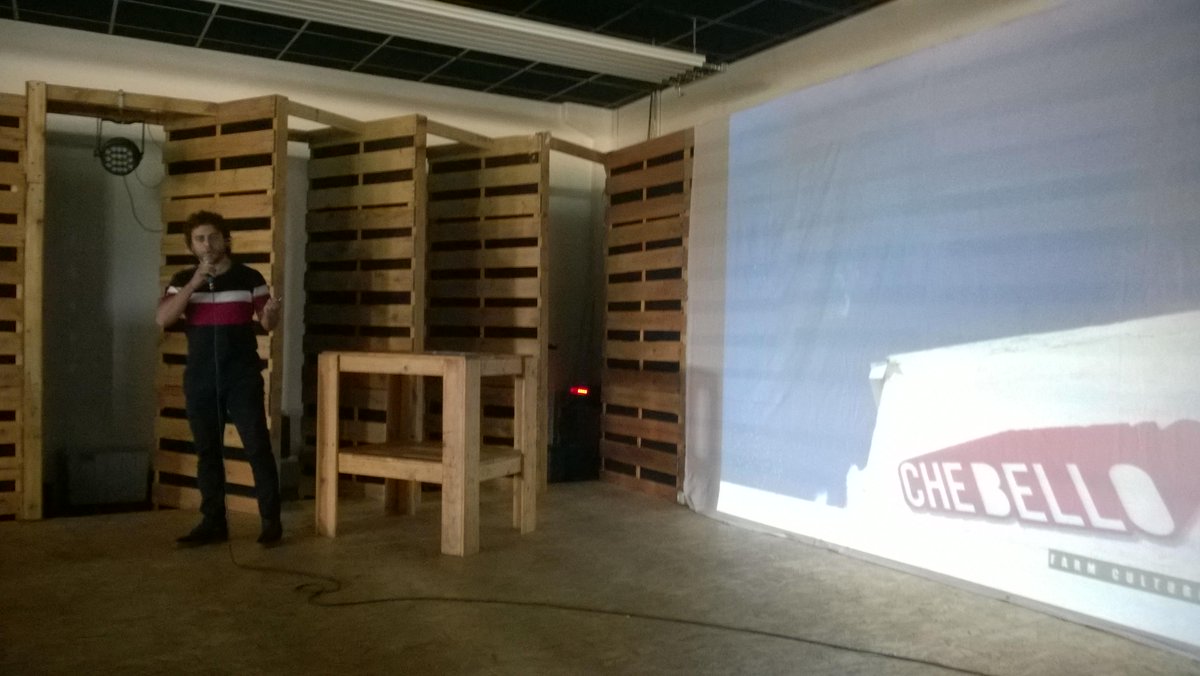 PadovaFIRST's tweet photo. @francescolipari racconta la riqualificazione urbana di @FarmFavara a Favara #bepalyer #padovafirst2015 http://t.co/AALzdgKYAs