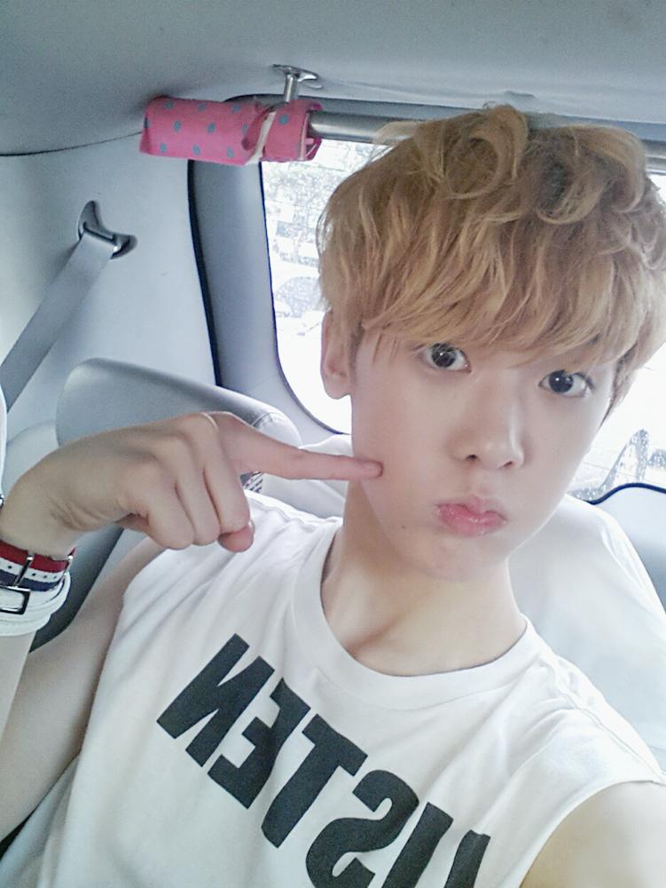 offclASTRO's tweet photo. 추석이다아아앙!!ㅎㅎ
저도 지금 시골에 내려가고있어용~♡
여러분들도 집에 조심히 내려가시고 건강하게 다녀오세요♡♡ 그럼 이만 뿅!! http://t.co/S7BzF0jDxz