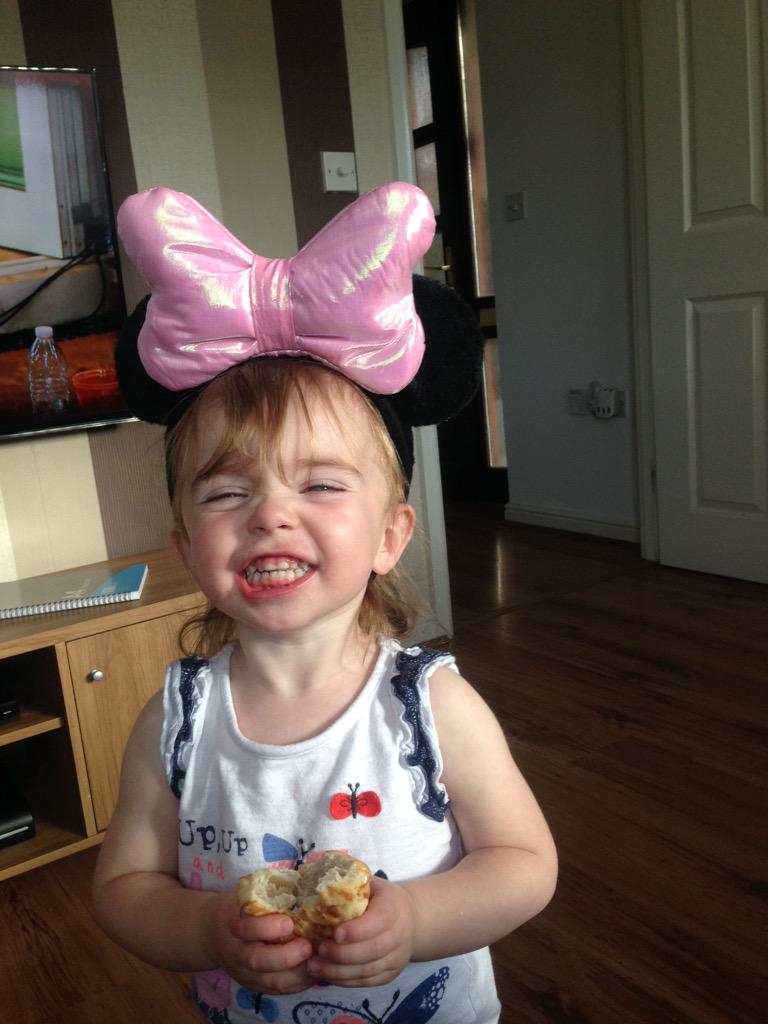 Sallyyx's tweet photo. My little Minnie Mouse 💕 http://t.co/ONkrs9hVhP