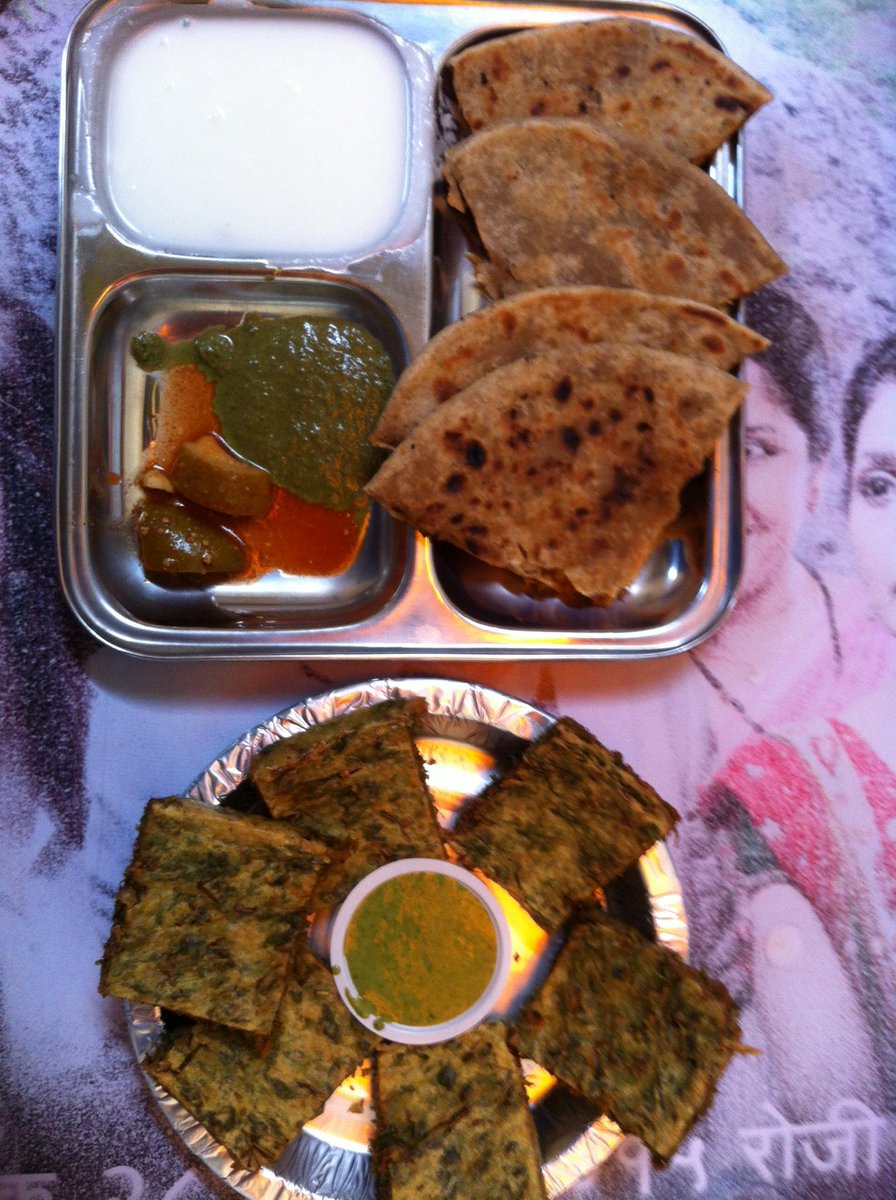 mehulgohil's tweet photo. Nomnomnom. #AlooParatha #TIDExplores #TIDIP @TheIndiaDiaries @shino_bino_mono @savoorenator http://t.co/I00eYakGHG