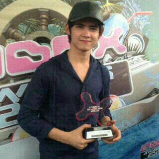 lisa_tz93's tweet photo. "@AliciousMedan23: Congrats sayang ❤ @alysyarief http://t.co/6wqe4VDzEu"