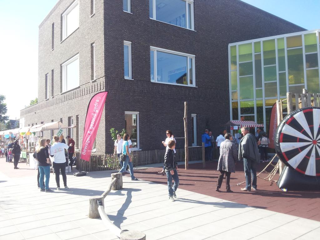 Opening Bredeschool activiteiten Tiel-Oost bij <a href="/PWATiel/">PWA-Tiel</a>. Past prima bij het jaarthema Wijk &amp; Buurt.