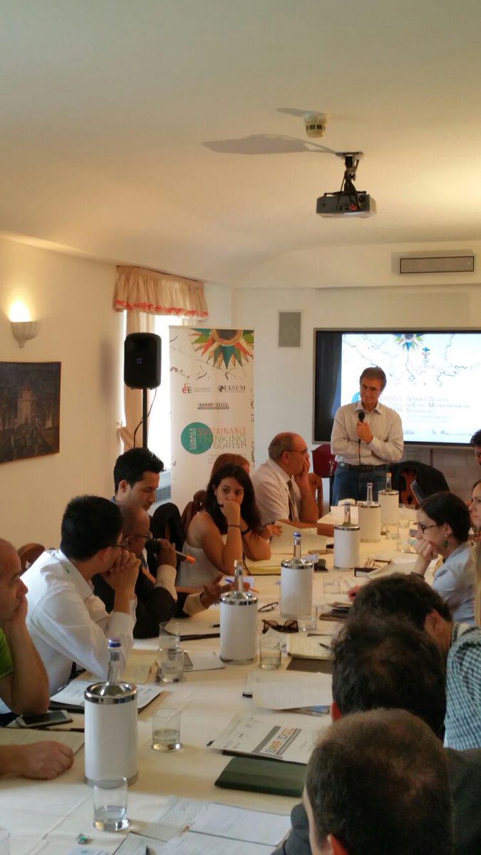 giupapaleo's tweet photo. #STT15 Final session discussion on investments - Paolo Garonna comparing with Asian particpants http://t.co/tleaqs86t4