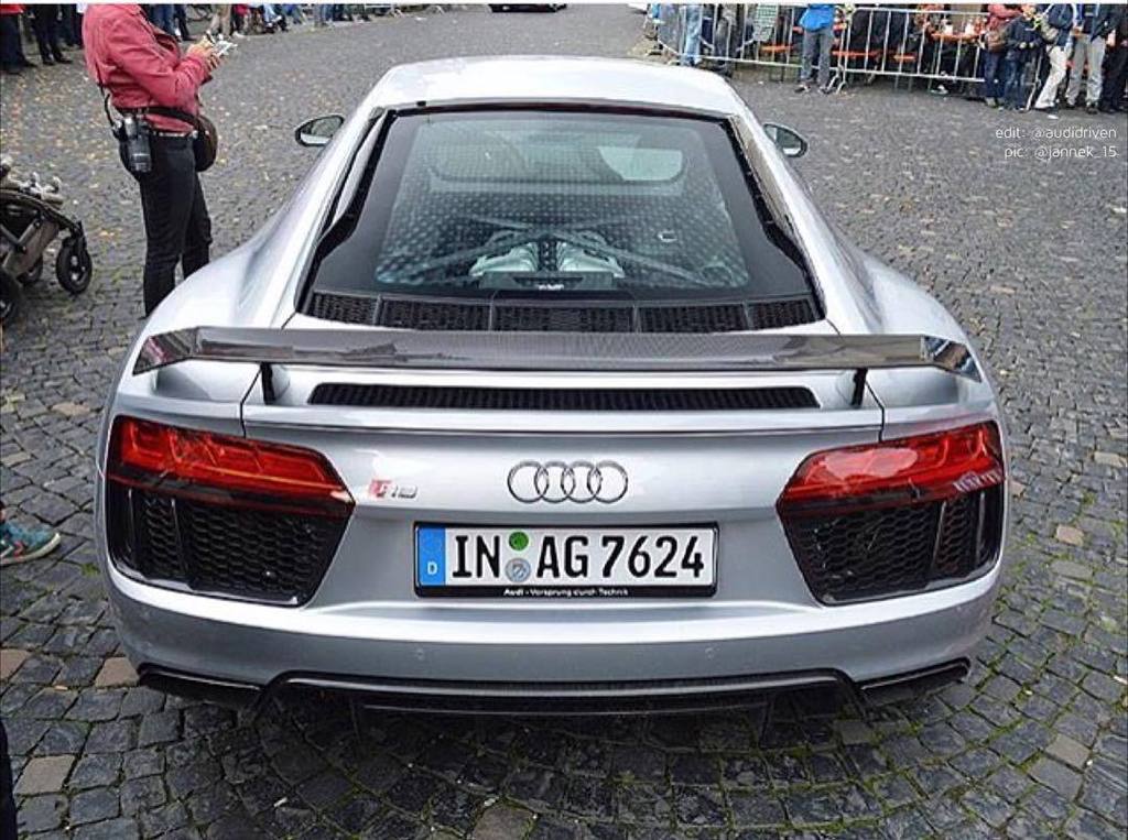 audidriven's tweet photo. 1st one? silver #newR8 | #Audi #R8 #quattro #silverAudi |
edit: @audidriven photo: @janne… http://t.co/w1yTQT4jGY http://t.co/2YGq6iGHDL