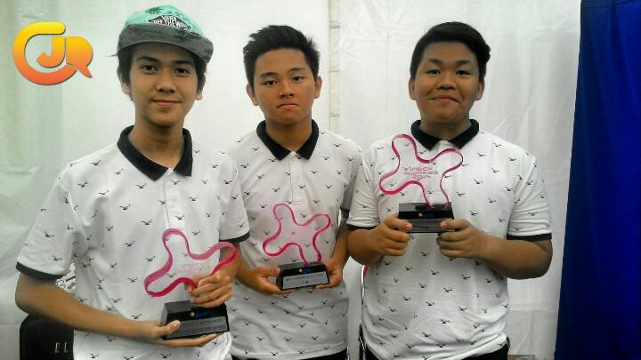 CJRisCJR's tweet photo. 3 Awards @InboxSCTV_ 
Thank you for supporting Us always!!
#CJRInboxAwards2015 http://t.co/SvfDUk2VVJ