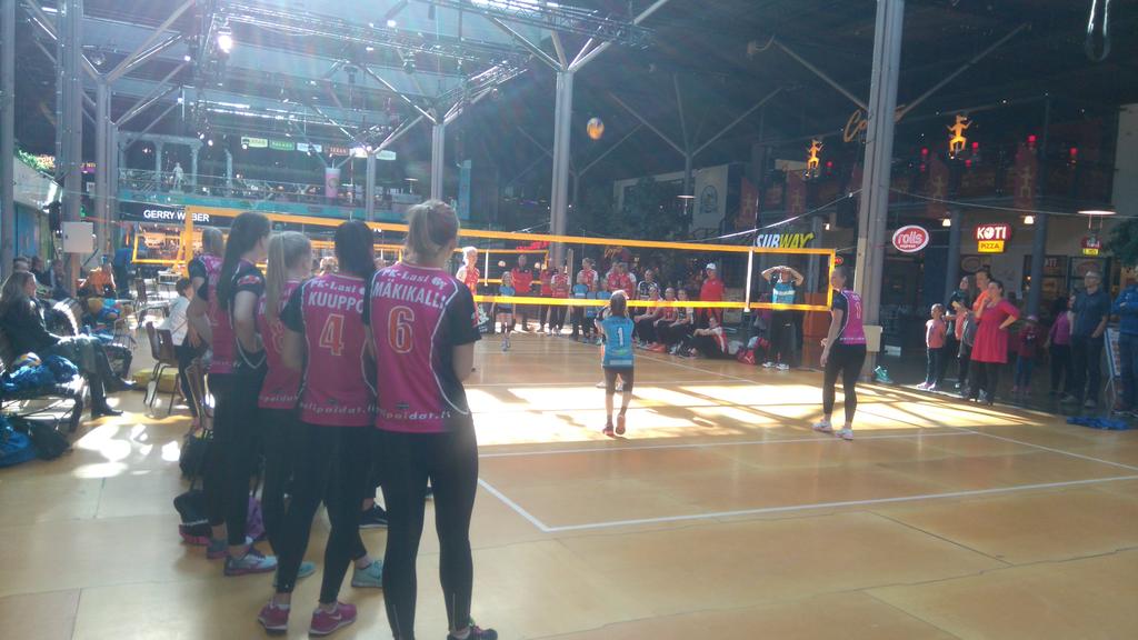Hieno tapahtuma Ideaparkissa meneillään! Junnut ja liiganaiset näytösottelussa! #MestoTampere #Leki #LpKangasala