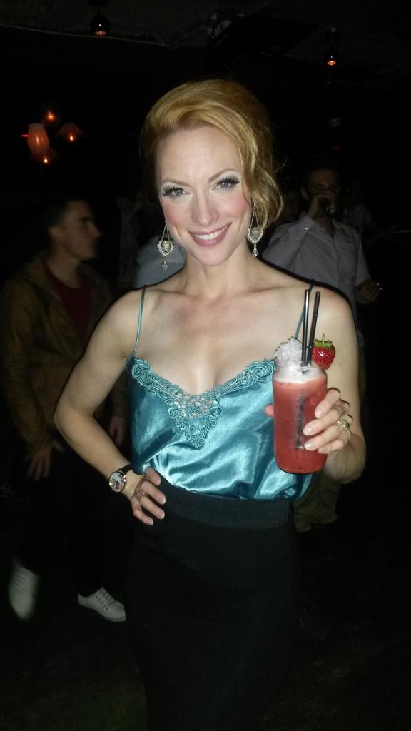 HowChicStyling's tweet image. In a vintage nighty I had tailored into a top! #makedoandmend #styleyourliferuleyourworld