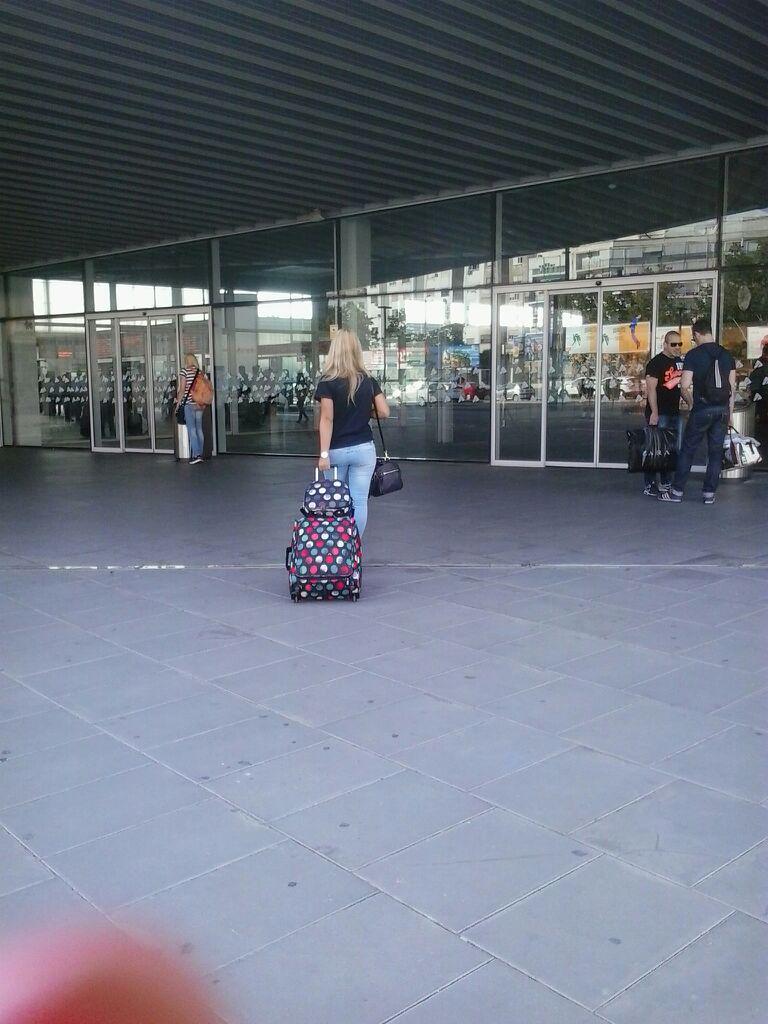 Cristina9265's tweet photo. Bon voyage @Andreacovi1!!! Maintenant, vous allez briller sous le ciel de Paris. Très très gros bisous!!! http://t.co/1tiLTcc7XH